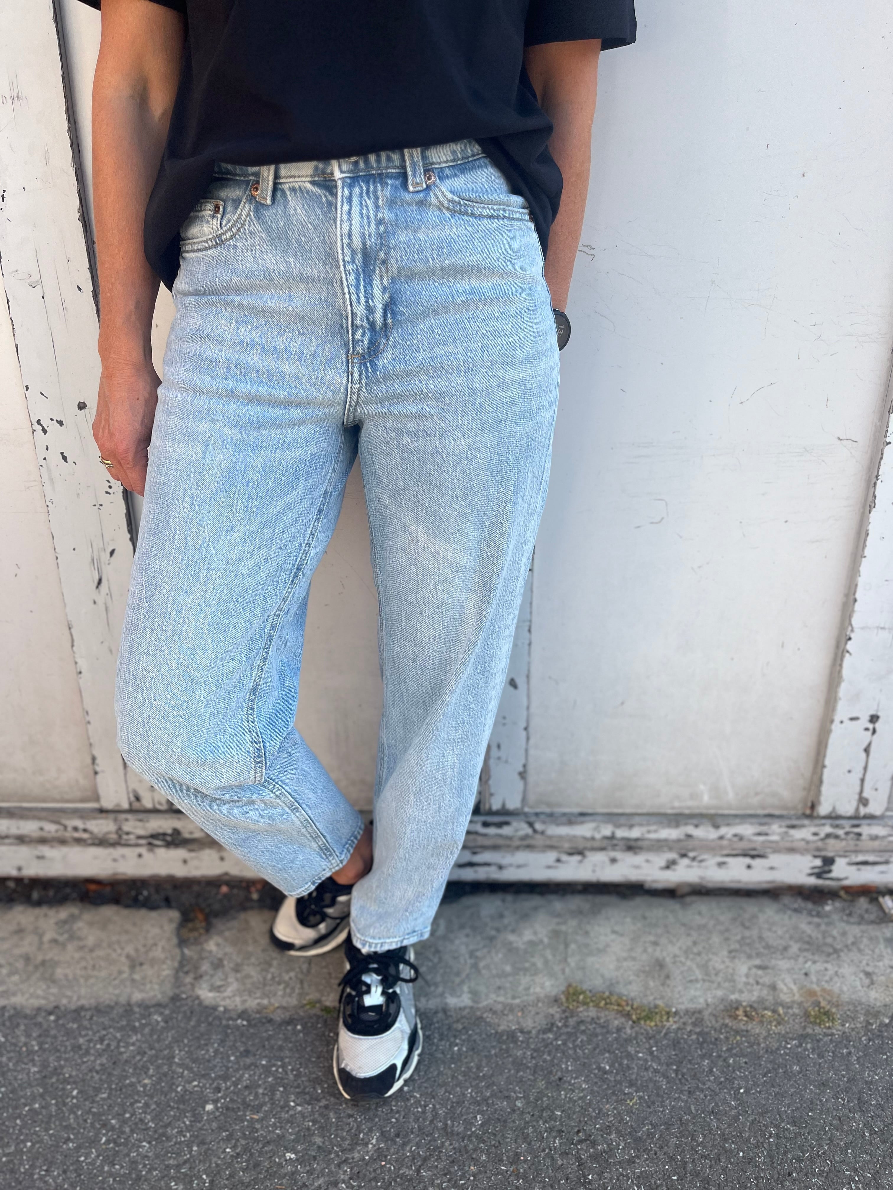 VMTESSA mom Jeans - Light Blue Denim